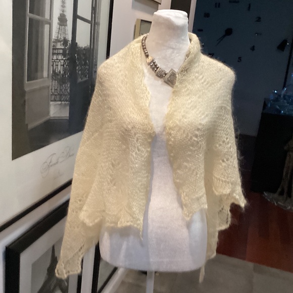 Lacey MOHAIR. NYLON.  just beautiful. IVORY COLOR. DELICATE - Picture 1 of 7